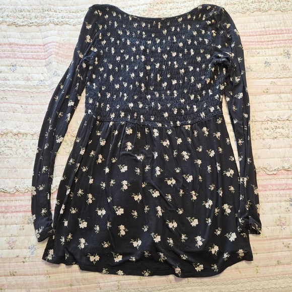 American Eagle babydoll style top. Size medium - Picture 3 of 4